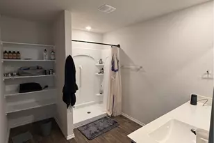 208 Yucca Dr, Seguin, TX 78155 - Photo 5