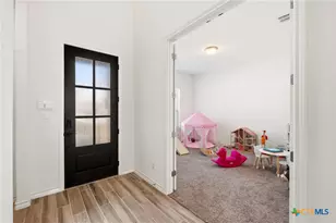 531 Orchard Way, New Braunfels, TX 78132 - Photo 7