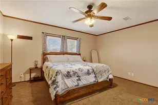 1298 County Rd 425, Stockdale, TX 78160 - Photo 23