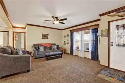 1298 County Road 425, Stockdale, TX 78160 - Photo 15