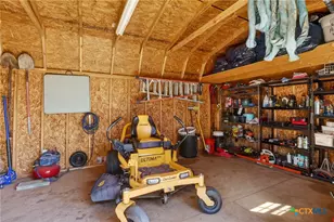 1298 County Rd 425, Stockdale, TX 78160 - Photo 37