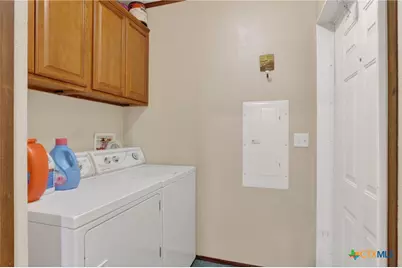 1298 County Road 425, Stockdale, TX 78160 - Photo 35