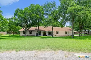 214 Mesa Dr, Gatesville, TX 76528 - Photo 1
