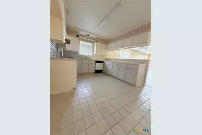 113 Stonewood, Victoria, TX 77901 - Photo 5