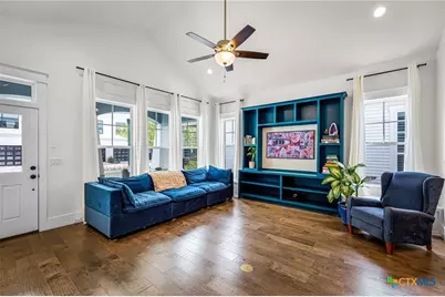 649 Center Green, New Braunfels, TX 78130 - Photo 5