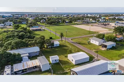 1410 W Jefferson Street, Port O'Connor, TX 77982 - Photo 3