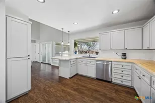 217 W Mockingbird Ln, Harker Heights, TX 76548 - Photo 11