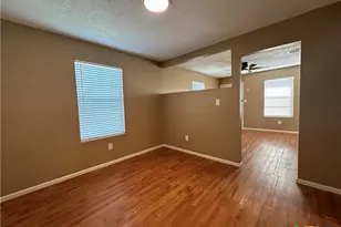 1409 N Bishop St, San Marcos, TX 78666 - Photo 9