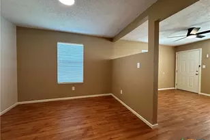 1409 N Bishop St, San Marcos, TX 78666 - Photo 13