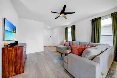 523 Deer Crest Drive, New Braunfels, TX 78130 - Photo 7