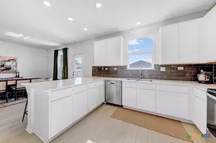 523 Deer Crest Dr, New Braunfels, TX 78130 - Photo 11