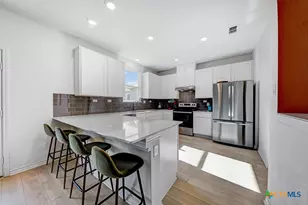 523 Deer Crest Dr, New Braunfels, TX 78130 - Photo 9