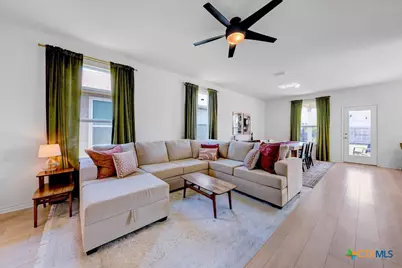 523 Deer Crest Drive, New Braunfels, TX 78130 - Photo 5