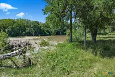 850 Crestview Drive, Cuero, TX 77954 - Photo 3