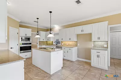 101 Creekridge Drive, Victoria, TX 77904 - Photo 11