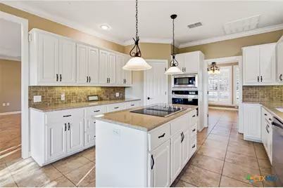 101 Creekridge Drive, Victoria, TX 77904 - Photo 7