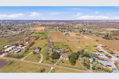 4107 Hanselman Road, Victoria, TX 77901 - Photo 9