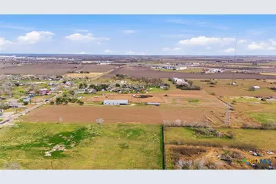 4107 Hanselman Road, Victoria, TX 77901 - Photo 3