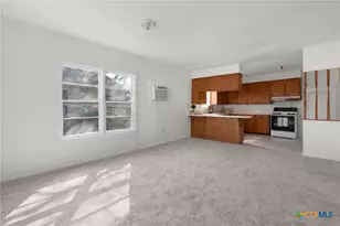 612 Brown St, Lampasas, TX 76550 - Photo 7