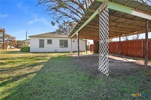 612 Brown St, Lampasas, TX 76550 - Photo 5