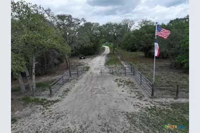 838 E. Oak St., Goliad, TX 77963 - Photo 1