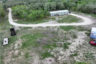 838 E Oak St, Goliad, TX 77963 - Photo 39