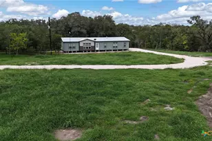 838 E Oak St, Goliad, TX 77963 - Photo 15