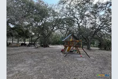838 E. Oak St., Goliad, TX 77963 - Photo 3