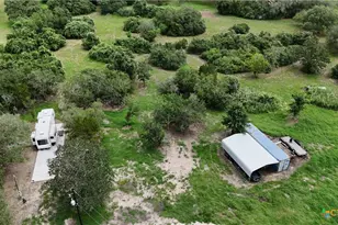 838 E Oak St, Goliad, TX 77963 - Photo 5