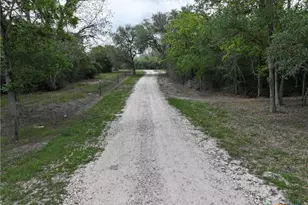 838 E Oak St, Goliad, TX 77963 - Photo 47
