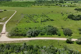 752 Lassman Rd, Goliad, TX 77963 - Photo 21