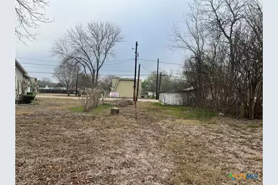 509 W 6th Street, Yorktown, TX 78164 - Photo 23