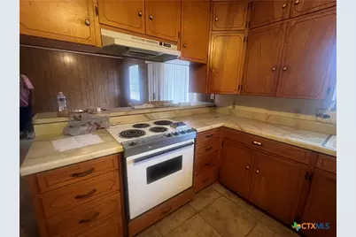509 W 6th Street, Yorktown, TX 78164 - Photo 3