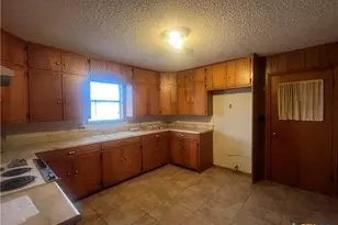 509 W 6th St, Yorktown, TX 78164 - Photo 1