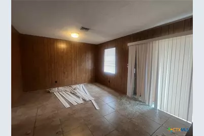 509 W 6th Street, Yorktown, TX 78164 - Photo 7