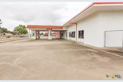 1301 N East Street, Victoria, TX 77901 - Photo 13