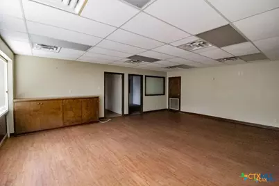 1301 N East Street, Victoria, TX 77901 - Photo 37