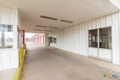 1301 N East Street, Victoria, TX 77901 - Photo 15