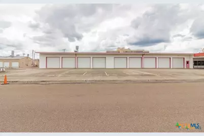 1301 N East Street, Victoria, TX 77901 - Photo 5