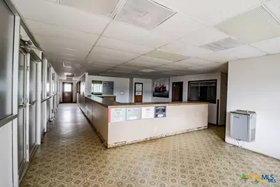 1301 N East Street, Victoria, TX 77901 - Photo 17