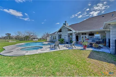 2244 W US Highway 90A, Hallettsville, TX 77964 - Photo 37