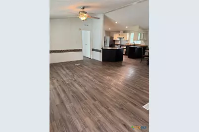 690 Cherry Ridge, Floresville, TX 78114 - Photo 5