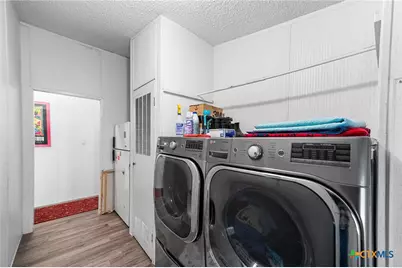 690 Cherry Ridge, Floresville, TX 78114 - Photo 21