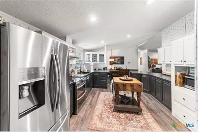 690 Cherry Ridge, Floresville, TX 78114 - Photo 13