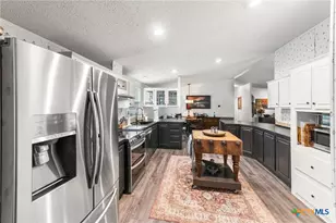 690 Cherry Ridge, Floresville, TX 78114 - Photo 13