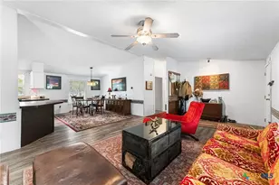 690 Cherry Ridge, Floresville, TX 78114 - Photo 9