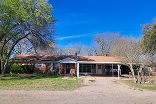 706 E Sandy Ln, Little River-Academy, TX 76554 - Photo 1