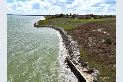 39 N Bay Shore Dr, Port Lavaca, TX 77979 - Photo 9