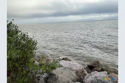 39 N Bay Shore Dr, Port Lavaca, TX 77979 - Photo 11