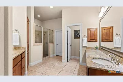 388 Scarlet Court, Canyon Lake, TX 78133 - Photo 15